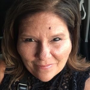 Meet your Posher, Denise